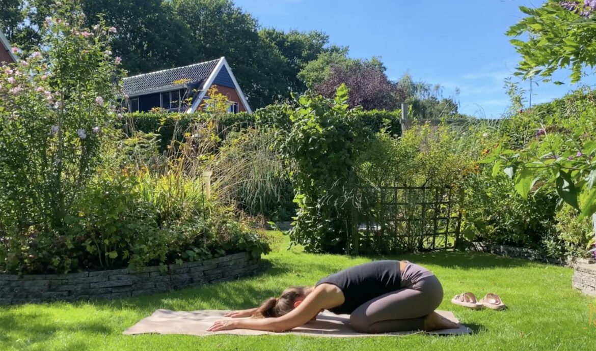 yoga voor ontspanning - kindhouding